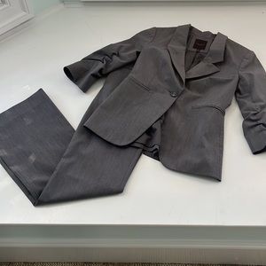 The Limited drew fit suit pants and blazer EUC